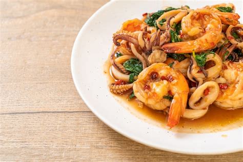 padella con calamari saltati