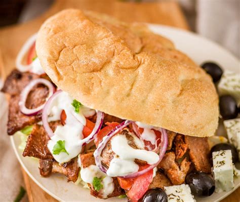 Pita ripiena di gyros