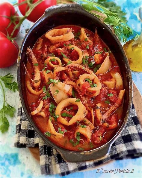 calamari in umido con pomodoro