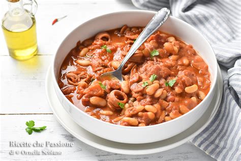 Zuppetta di calamari e fagioli pronta