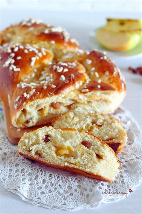 maxi treccia di pan brioche alle mele dorata in forno