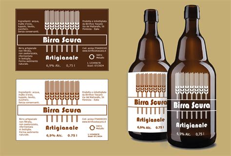 Bottiglie di birra artigianale con etichette stilizzate