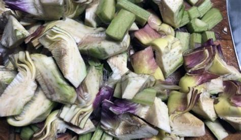 Cardi puliti e tagliati a pezzi