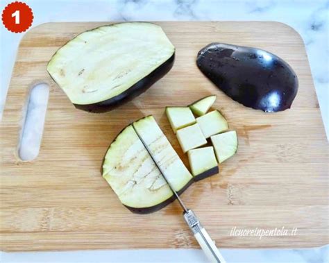 melanzane tagliate a cubetti