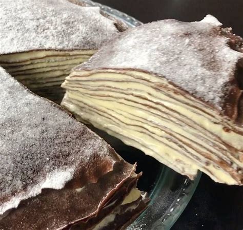 Crêpes impilate a formare una torta