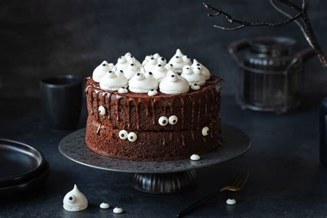 Torta di Halloween decorata con ragnatele