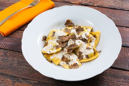 Ingredienti per ravioli al tartufo