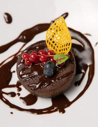 tortino al cioccolato con frutti di bosco