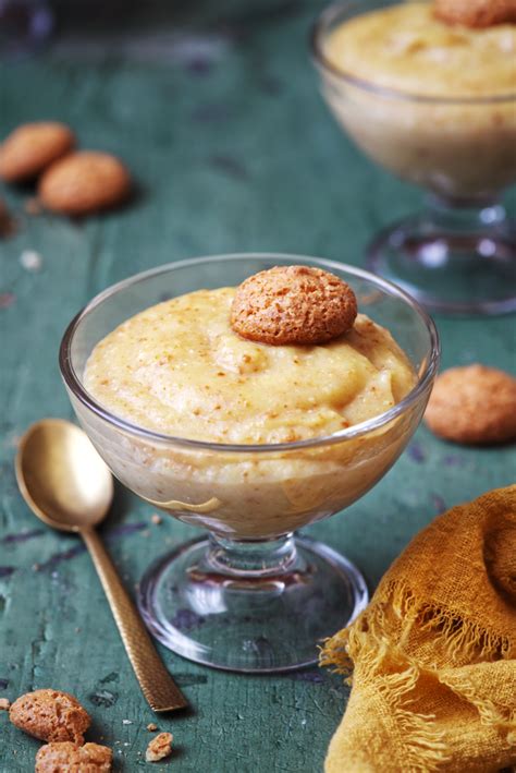 Coppette di crema agli amaretti