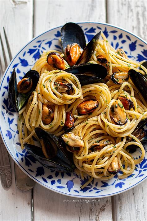pasta con cozze e prezzemolo