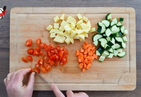 taglio uniforme delle verdure per ragù
