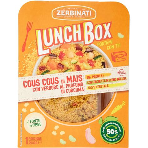 Immagine di una lunch box con cous cous e verdure