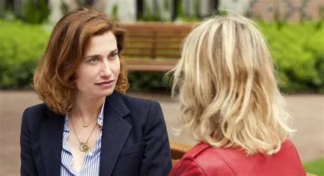 Karin Viard e Emmanuelle Devos in una scena del film