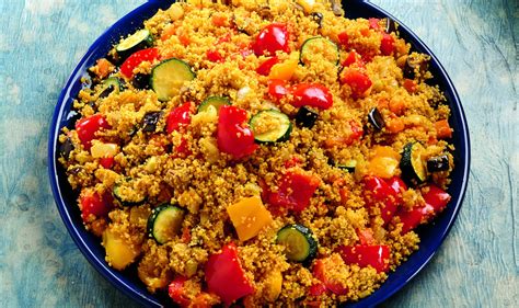Piatto di couscous con verdure