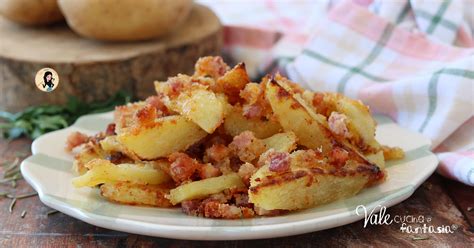 Patate al forno con pancetta e pangrattato