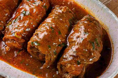 Assemblaggio degli involtini di carne