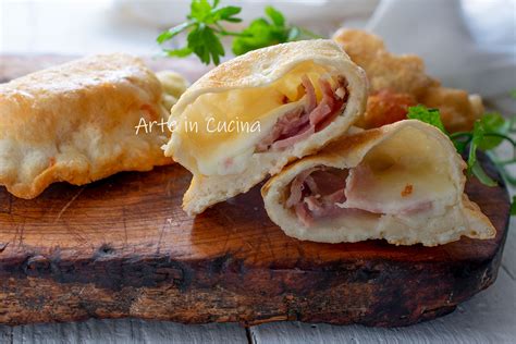 panzerotti con zucchero a velo