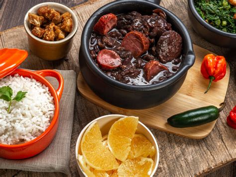 Piatto di Feijoada fumante
