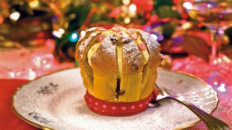 Panettoncini monoporzione ripieni di crema chantilly