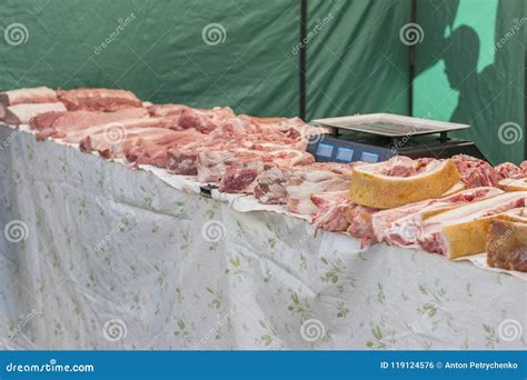 Mercato con carne fresca