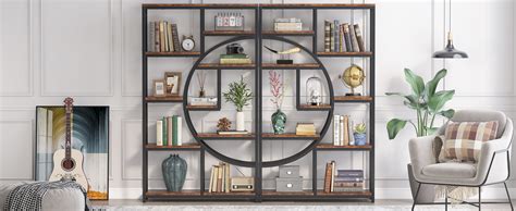 Libreria Load-it con oggetti decorativi e libri