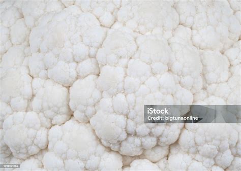 Cavolfiore fresco intero e cimette divise