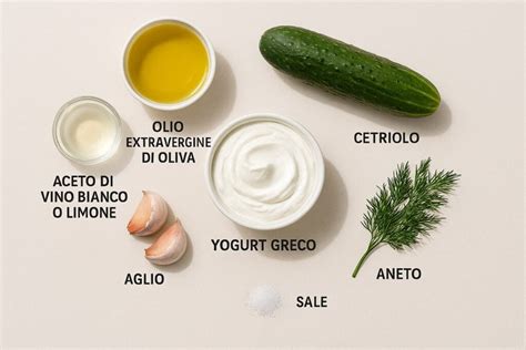Ingredienti per tzatziki vegano disposti su un piano di lavoro