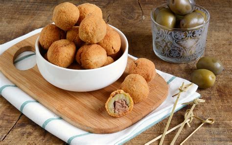 Immagine di Olive Ascolane ripiene pronte per essere fritte