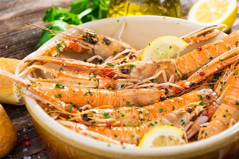 Scampi alla griglia su una griglia