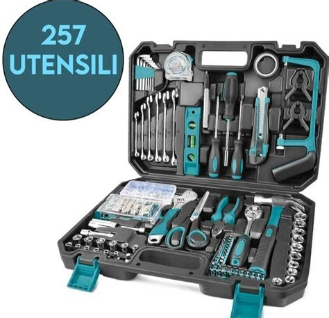 cassetta degli attrezzi con vari utensili manuali