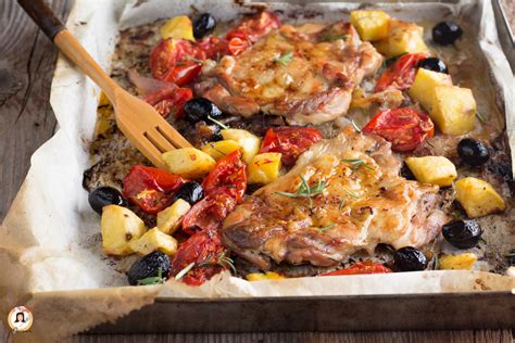 Cosce di pollo disossate al forno con patate