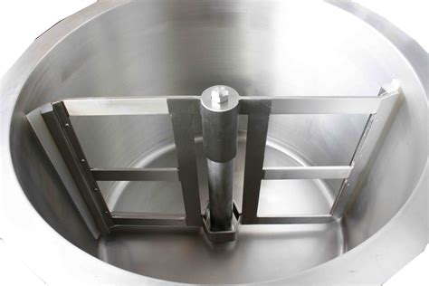 Varietà di prodotti alimentari preparati con agitatore per marmellata