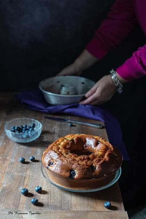 Ciambella ai mirtilli pronta da gustare