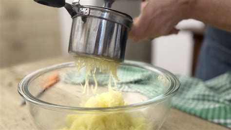 Schiacciare le patate