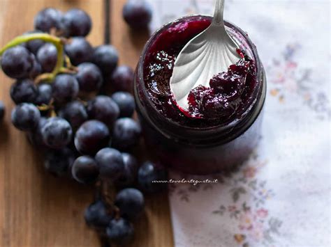 Varietà di marmellate per crostate