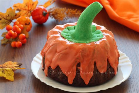 Torta decorata con marmellata a tema Halloween