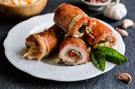 Involtini di tacchino con spinaci e bacon