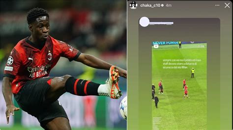 Calciatore che commette un errore in campo