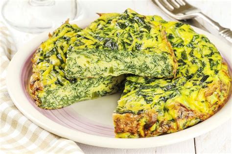 Preparazione della frittata con spinaci