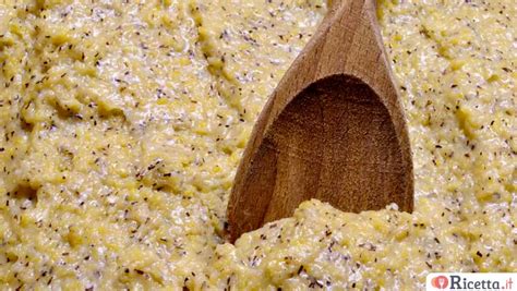 Bimby che prepara la polenta taragna