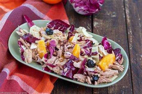 composizione di ingredienti per la salsa di radicchio e tonno