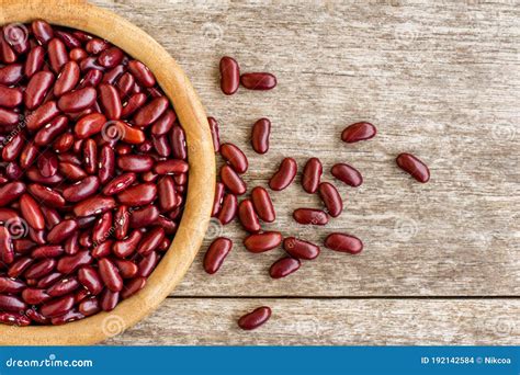 Immagine di una ciotola con fagioli rossi e mais