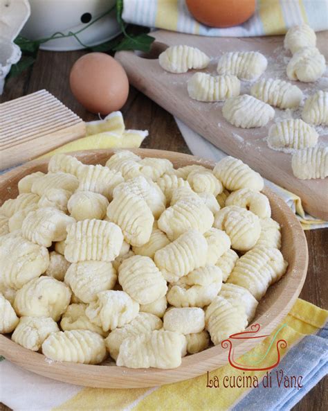Vassoio di gnocchi fatti in casa