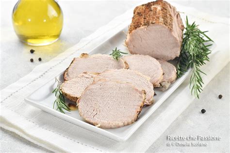 Teglia da forno con arrosto di maiale e vino bianco
