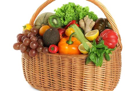 Ceste in vimini utilizzate per l'esposizione di frutta e verdura