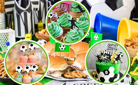 Composizione di vari elementi decorativi per torte a tema calcistico