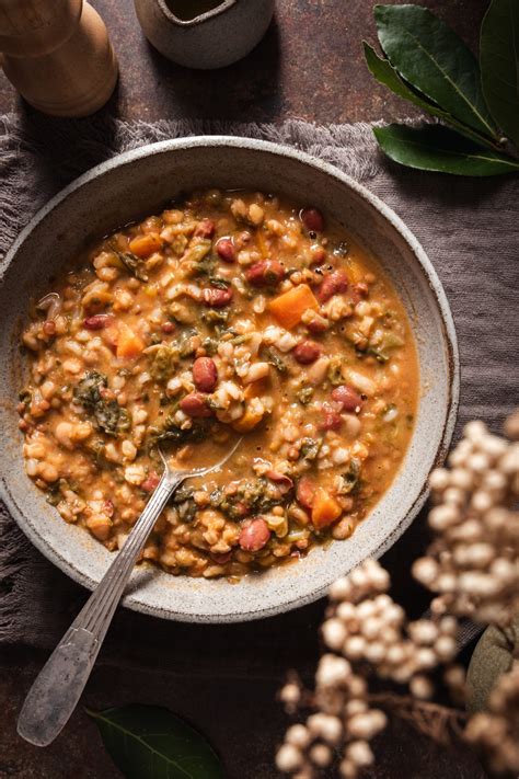 Ingredienti per zuppa di legumi e cereali