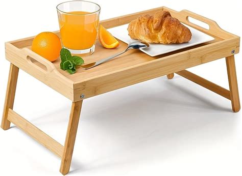 vassoio con colazione a letto