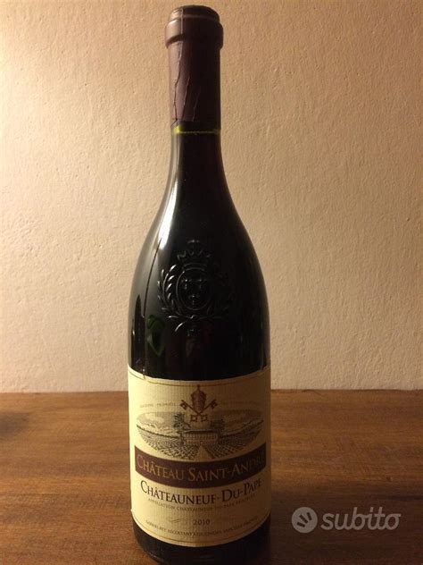Bottiglia di vino pregiato che invecchia
