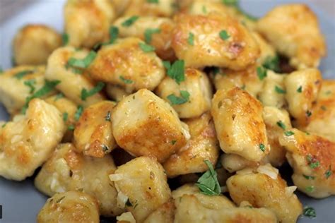 bocconcini di pollo in padella